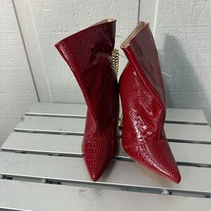 Chase & Chloe Napa Croc Gold Trim Boots Size 5.5 NWOT